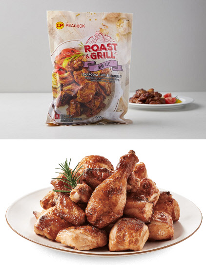 오븐치킨 브랜드들이 에어프라이어의 공세에 밀리고 있다. 사진은 이마트 피코크의 HMR 오븐치킨(위)과 굽네치킨 오리지널(아래). <각 사 제공>